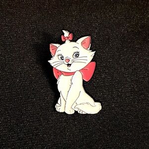 Marie from The Aristocats is just about as cute as a kitty can be. # 3 NWOT